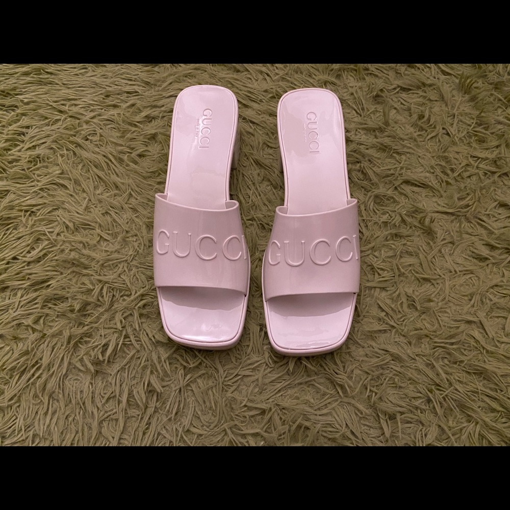 NEW TRENDY GUCCI SANDALS